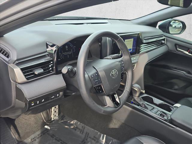 Used 2025 Toyota Camry SE image 10