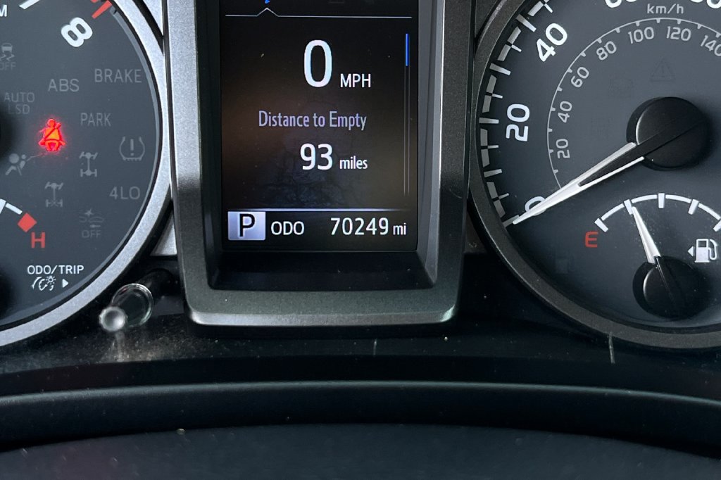Certified 2020 Toyota Tacoma TRD Off-Road w/ Technology Package AWD/4WD image 30