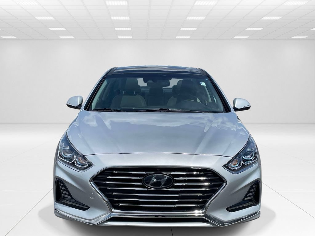 Used 2019 Hyundai Sonata Limited w/ Ultimate Package 02 FWD image 2
