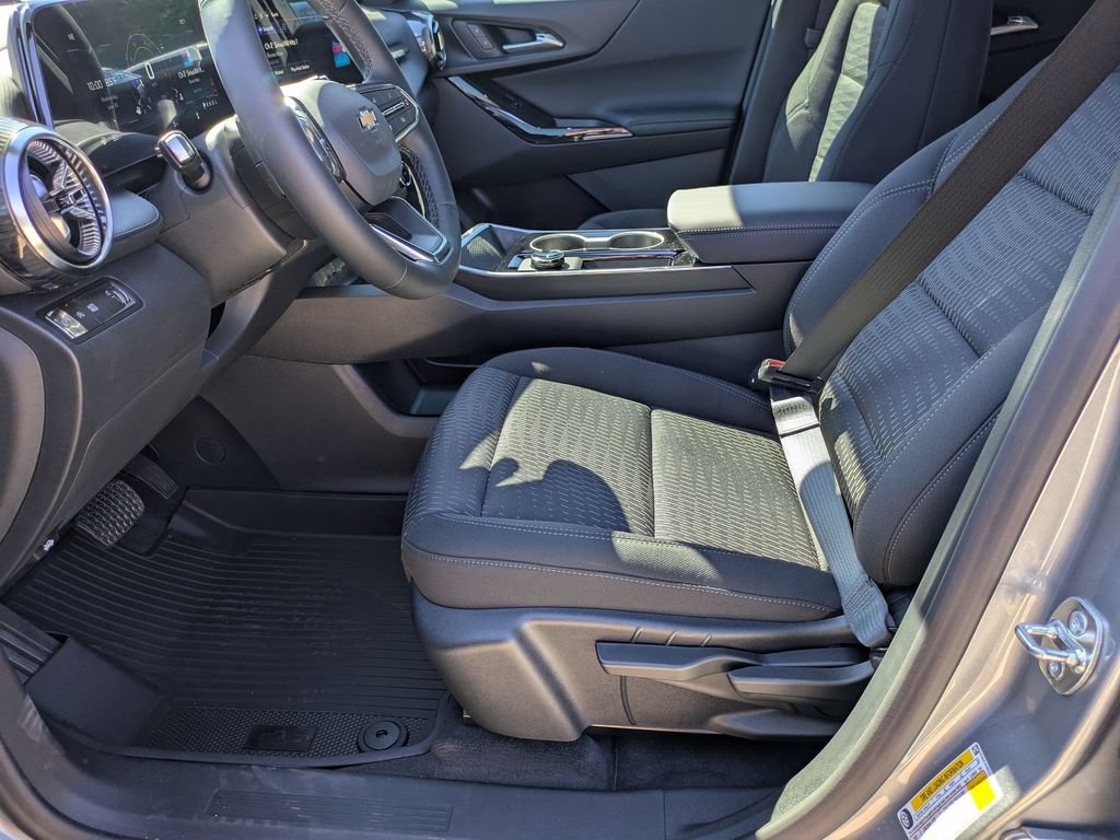 New 2026 Chevrolet Equinox LT w/ Safety and Technology Package FWD image 10