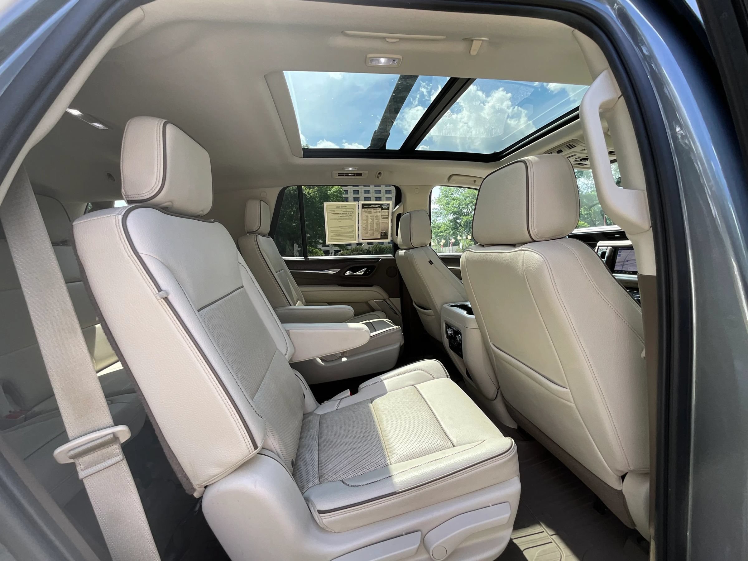 Used 2021 GMC Yukon Denali w/ Denali Premium Package AWD/4WD image 18