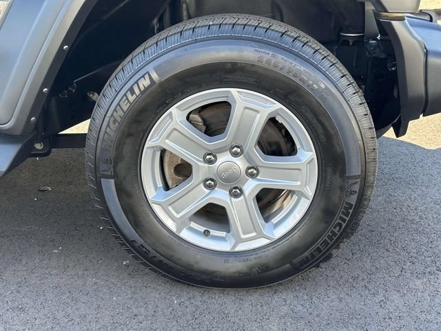 Used 2022 Jeep Wrangler Unlimited Sport w/ Sun And Sound Package AWD/4WD image 10