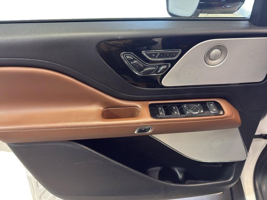 Used 2021 Lincoln Aviator Reserve AWD/4WD image 15