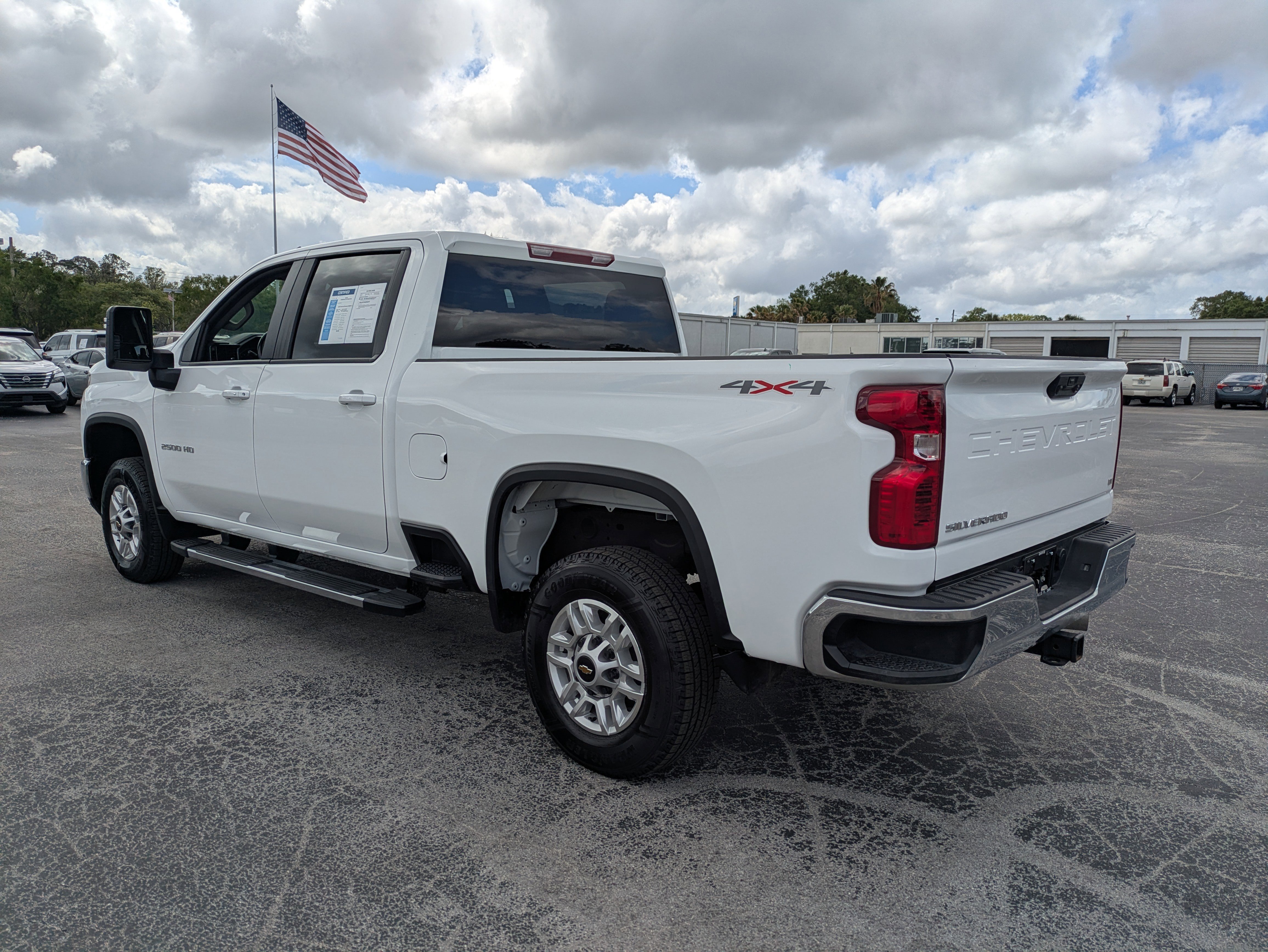 Used 2025 Chevrolet Silverado 2500 LT w/ Convenience Package AWD/4WD image 5
