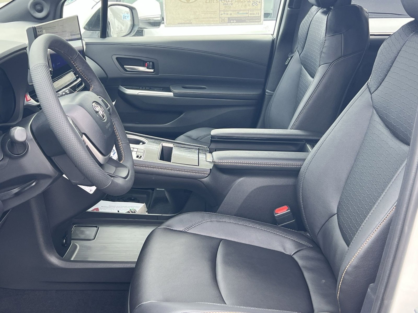 New 2026 Toyota Sienna XLE Woodland Edition image 7