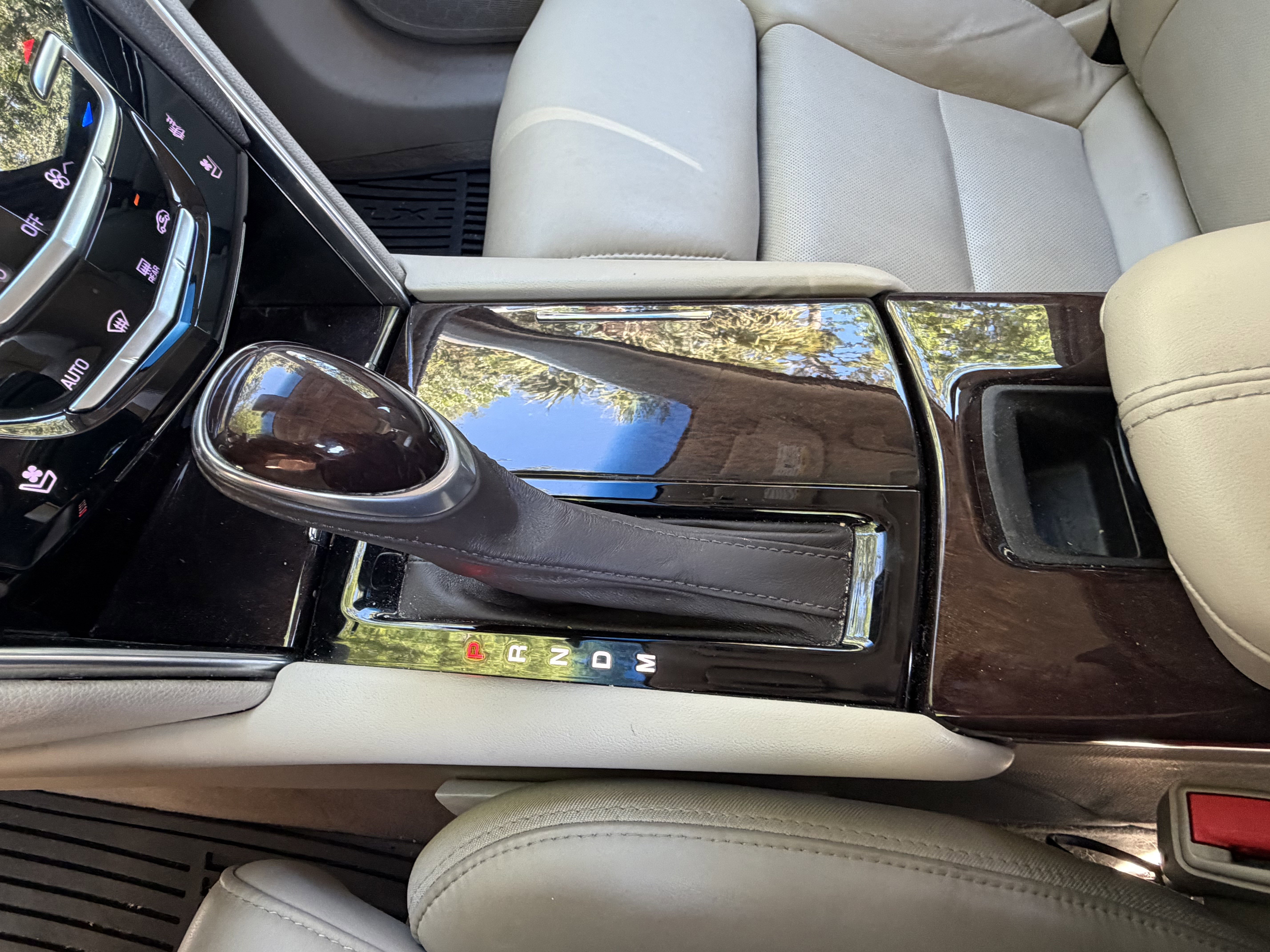 Used 2014 Cadillac XTS Luxury w/ Driver Awareness Package AWD/4WD image 28