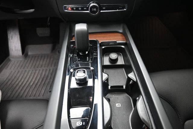 Certified 2025 Volvo S60 B5 Plus AWD/4WD image 13
