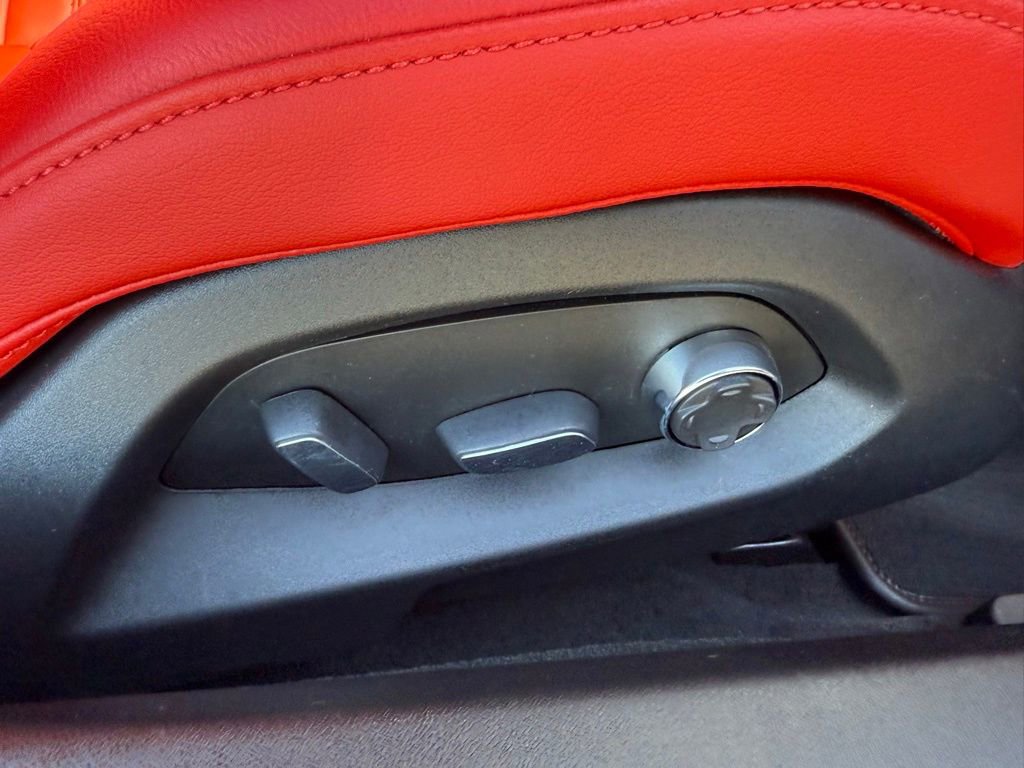 Used 2020 Chevrolet Corvette Stingray Premium Cpe w/ 3LT Preferred Equipment Group image 15