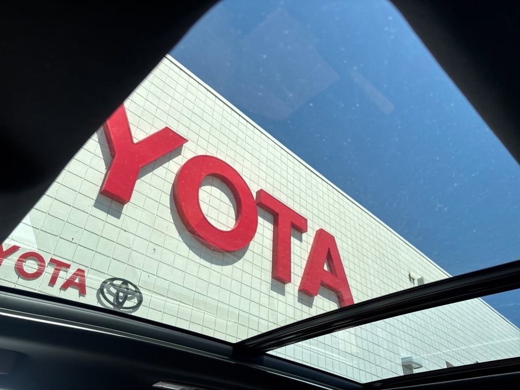 Used 2025 Toyota Highlander Platinum image 15