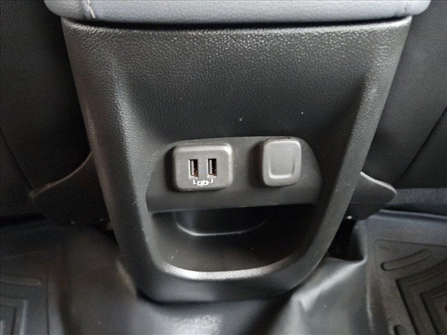 Used 2022 Chevrolet Colorado Z71 AWD/4WD image 16