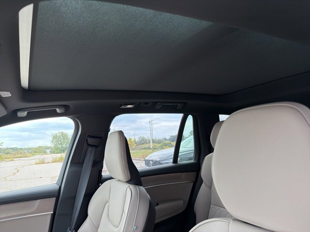 New 2026 Volvo XC90 B6 Plus w/ Protection Package Premier image 11