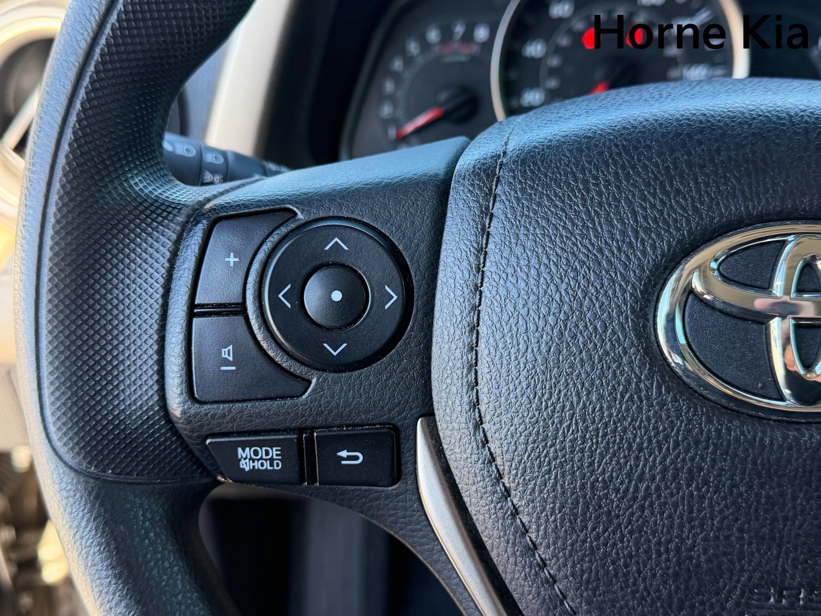 Used 2014 Toyota RAV4 XLE FWD image 32