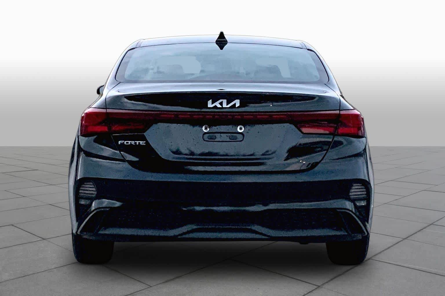 Used 2023 Kia Forte LXS FWD image 5