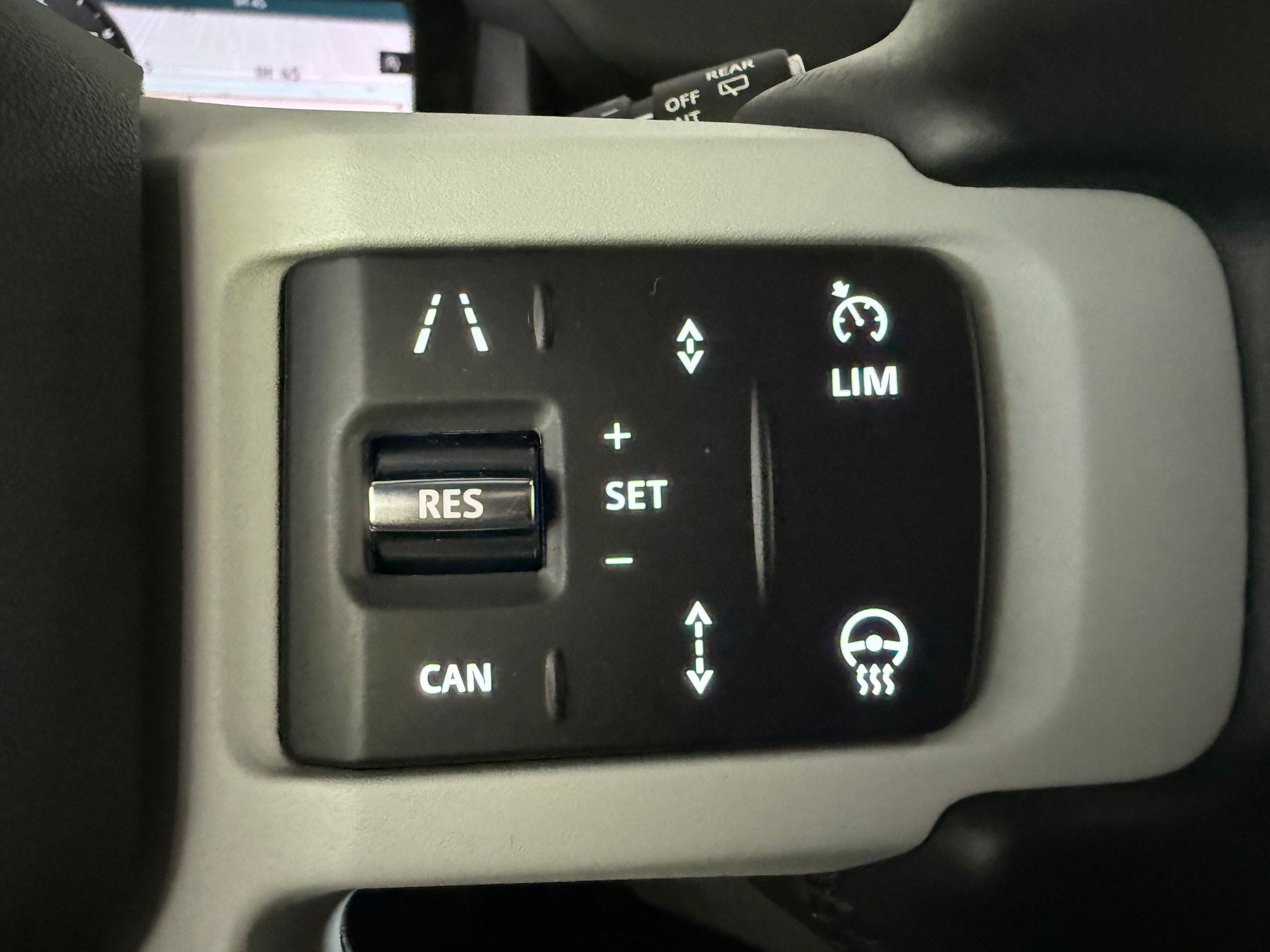 Used 2024 Land Rover Defender 110 SE AWD/4WD image 27