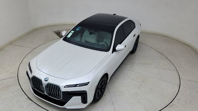 Used 2025 BMW 740i xDrive image 77