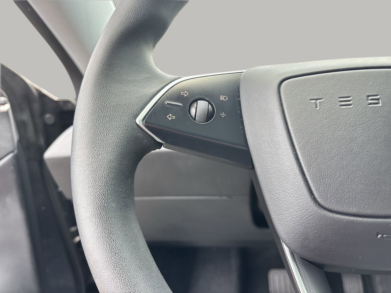 Used 2025 Tesla Model 3 Long Range AWD/4WD image 23