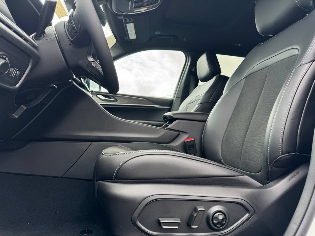 New 2026 Jeep Grand Cherokee L 4WD image 18
