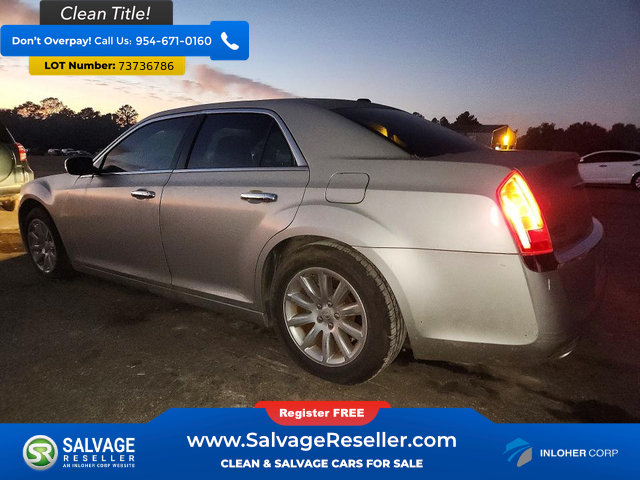 Used 2012 Chrysler 300 Limited RWD image 3