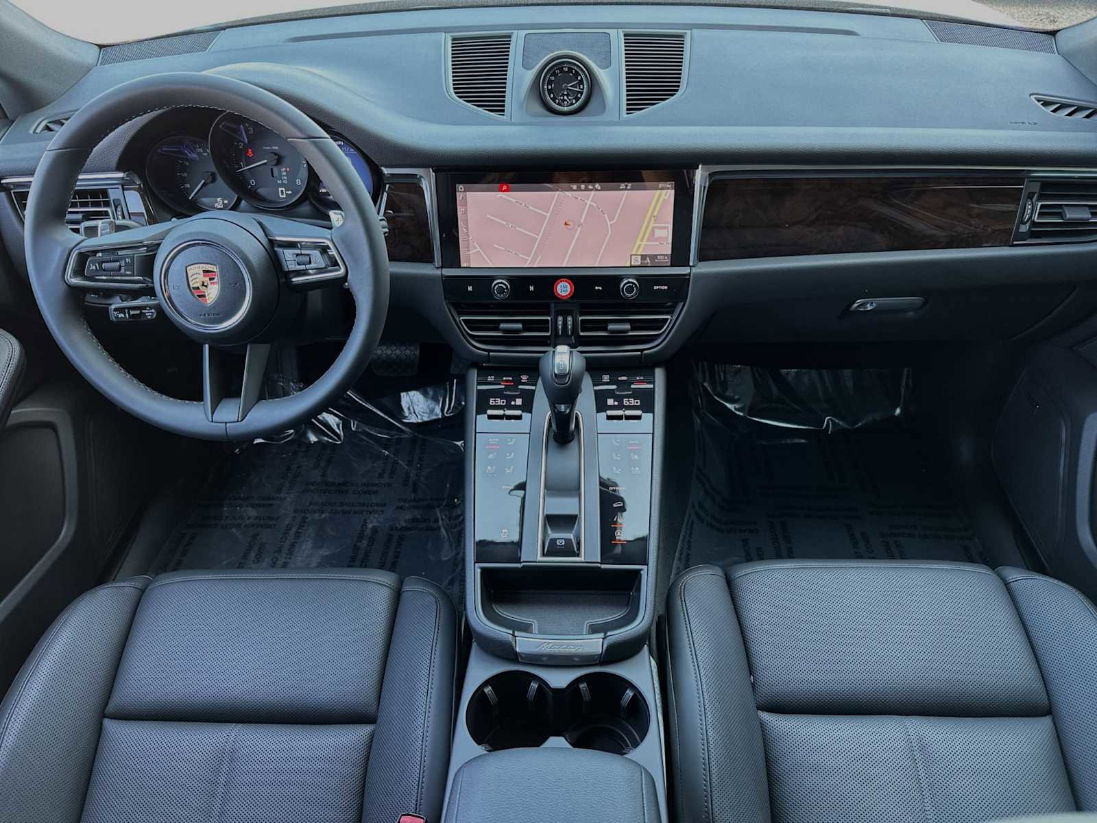 Certified 2024 Porsche Macan AWD/4WD image 6