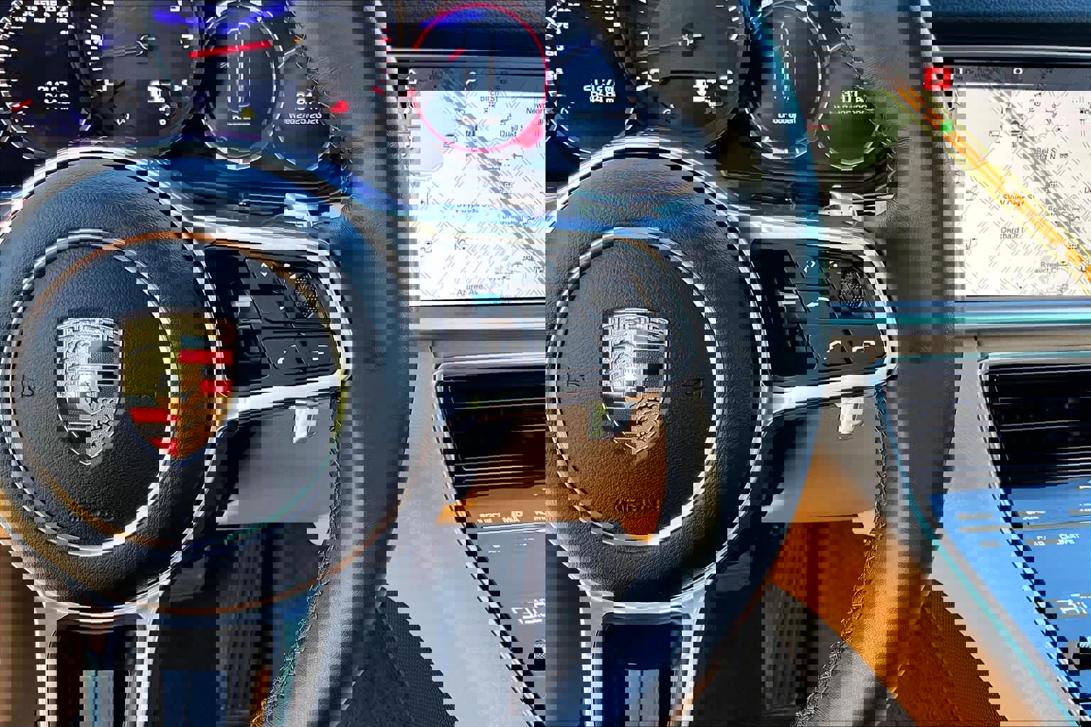 Used 2018 Porsche Panamera image 23