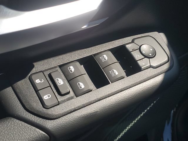 New 2026 RAM 1500 4x4 Crew Cab image 15