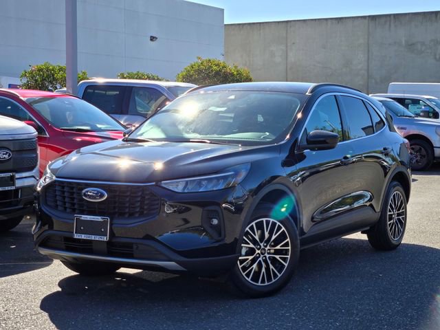 New 2025 Ford Escape SE image 2
