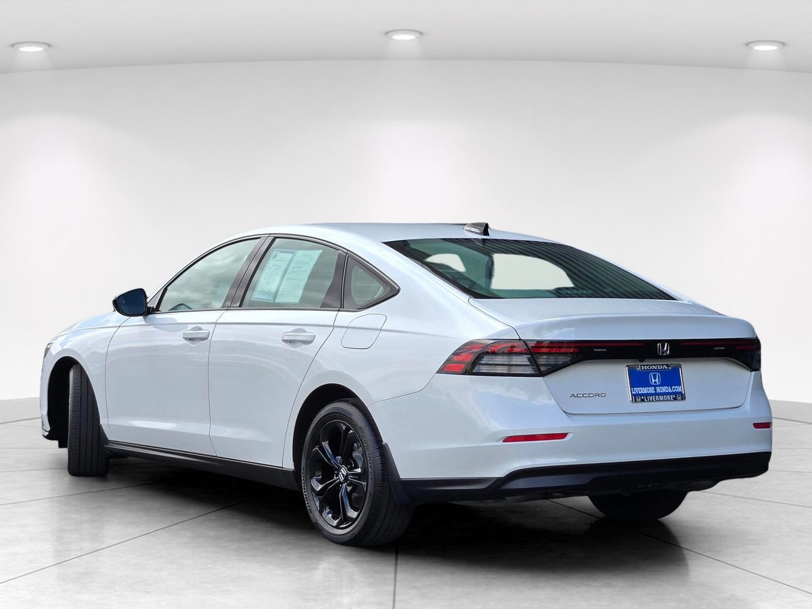 Used 2025 Honda Accord SE image 4
