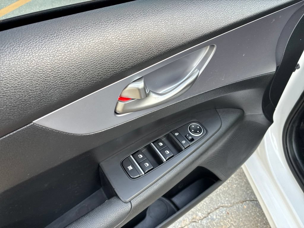 Used 2022 Kia Forte LXS FWD image 18