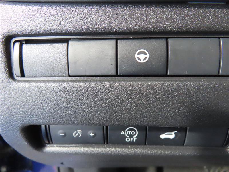 Used 2023 Nissan Rogue SL AWD/4WD image 18