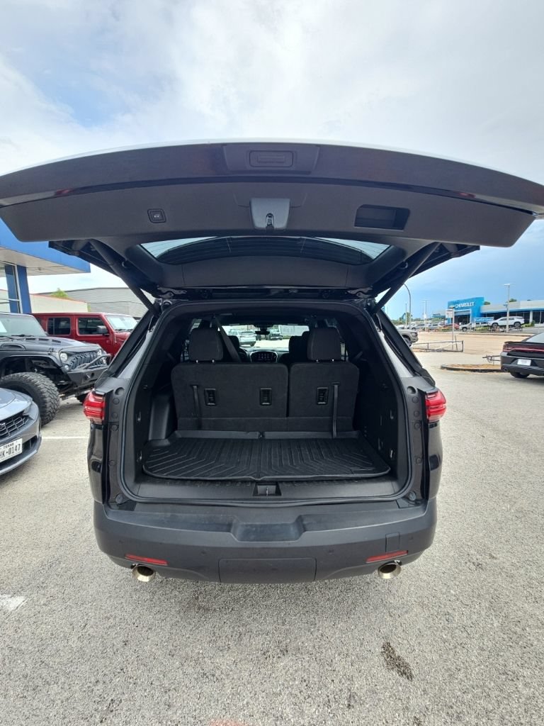 Used 2023 Chevrolet Traverse LT FWD image 27
