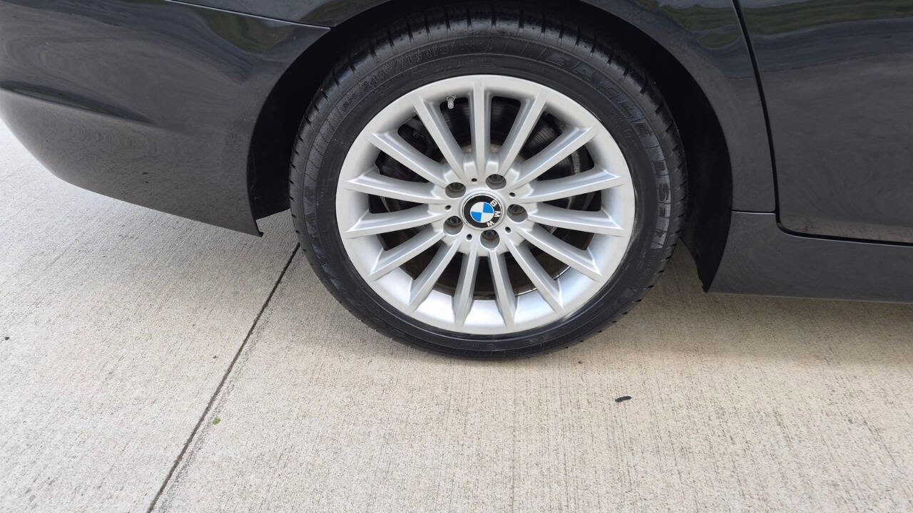 Used 2011 BMW 535i xDrive Sedan AWD/4WD image 30