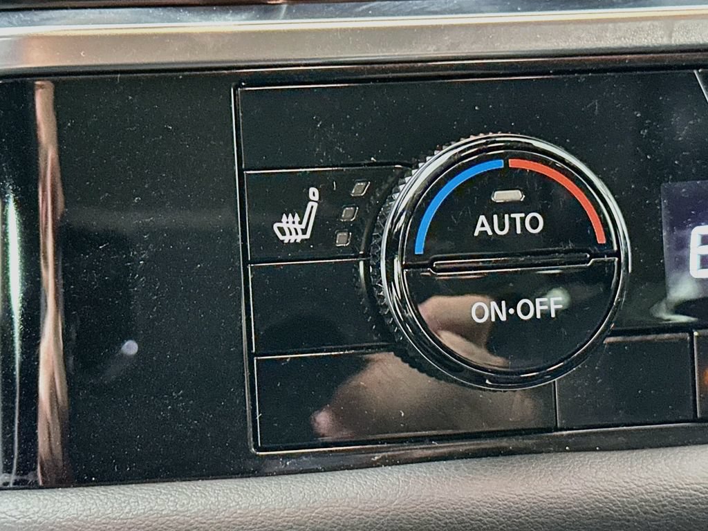 Used 2024 Nissan Pathfinder SL AWD/4WD image 24