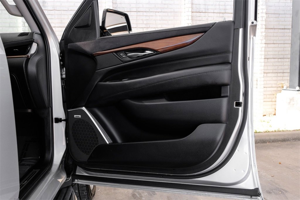 Used 2019 Cadillac Escalade ESV Luxury image 51