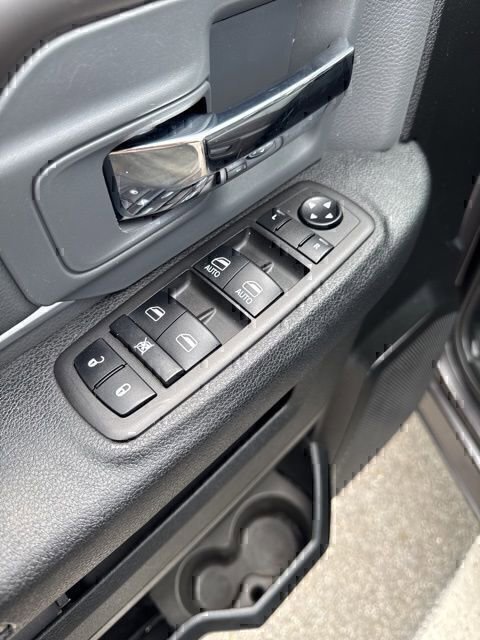 Used 2024 RAM 1500 Classic SLT AWD/4WD image 17