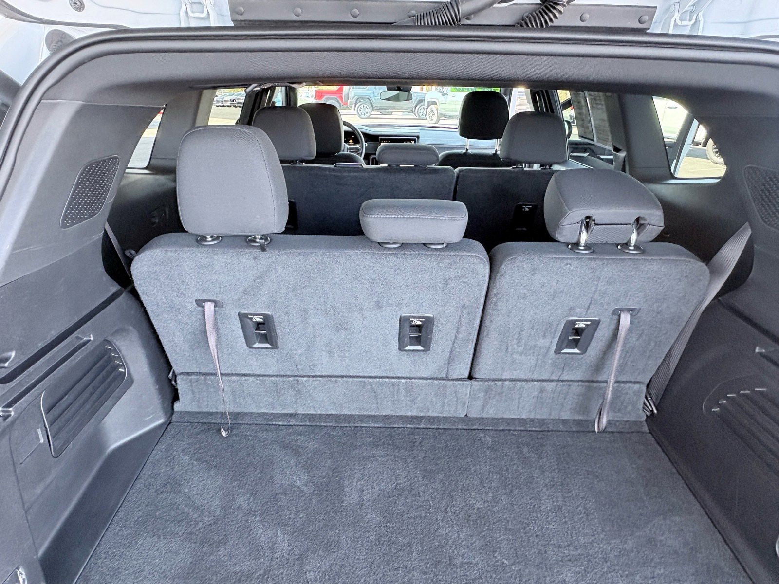 Used 2025 GMC Acadia Elevation image 24