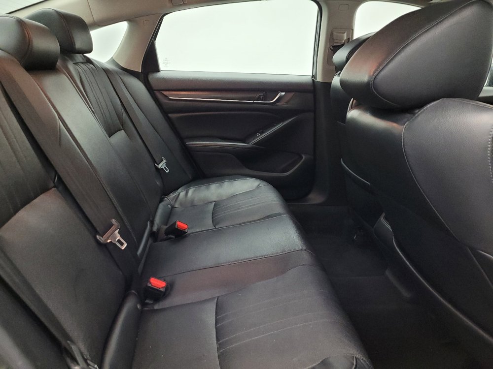 Used 2018 Honda Accord Touring image 19