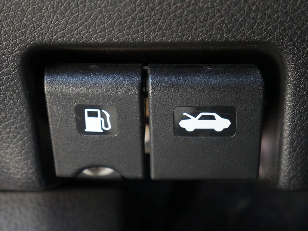 Used 2015 Nissan Rogue SL w/ SL Premium Package AWD/4WD image 28