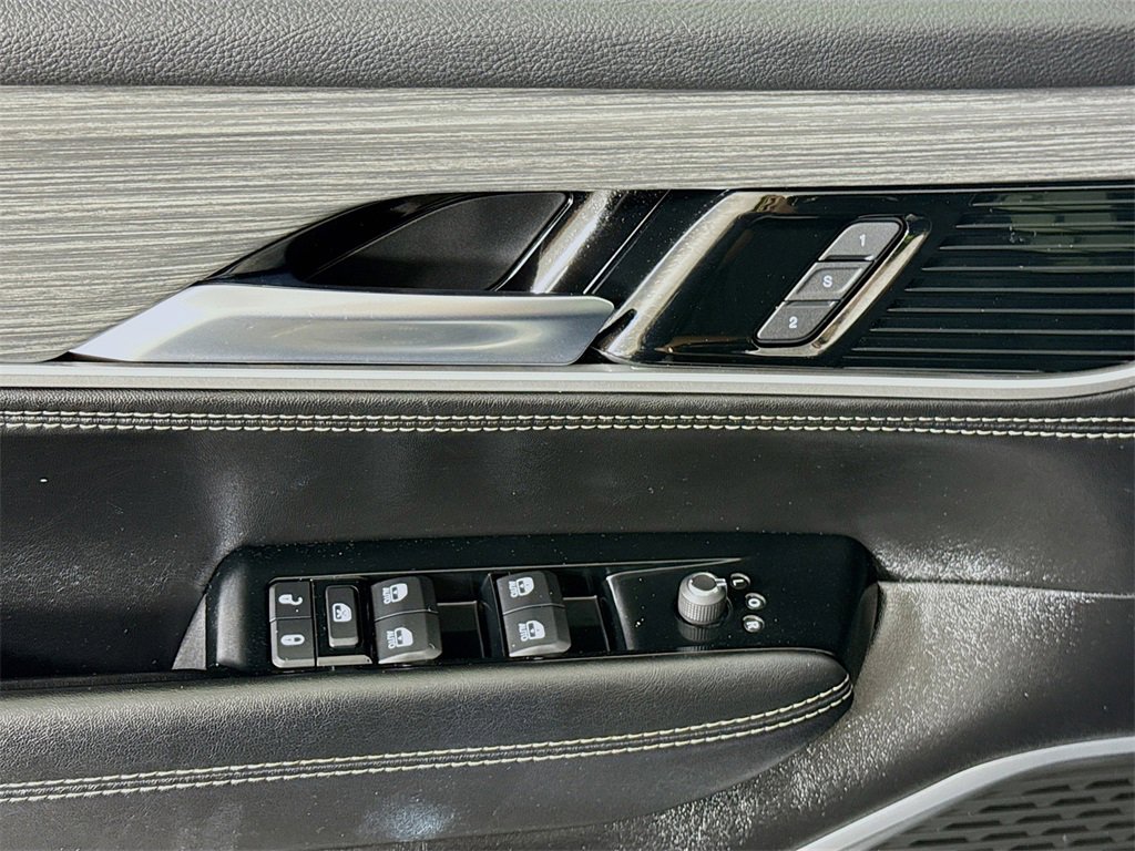 Used 2024 Jeep Wagoneer L Series II w/ Flexible Seating Group image 24