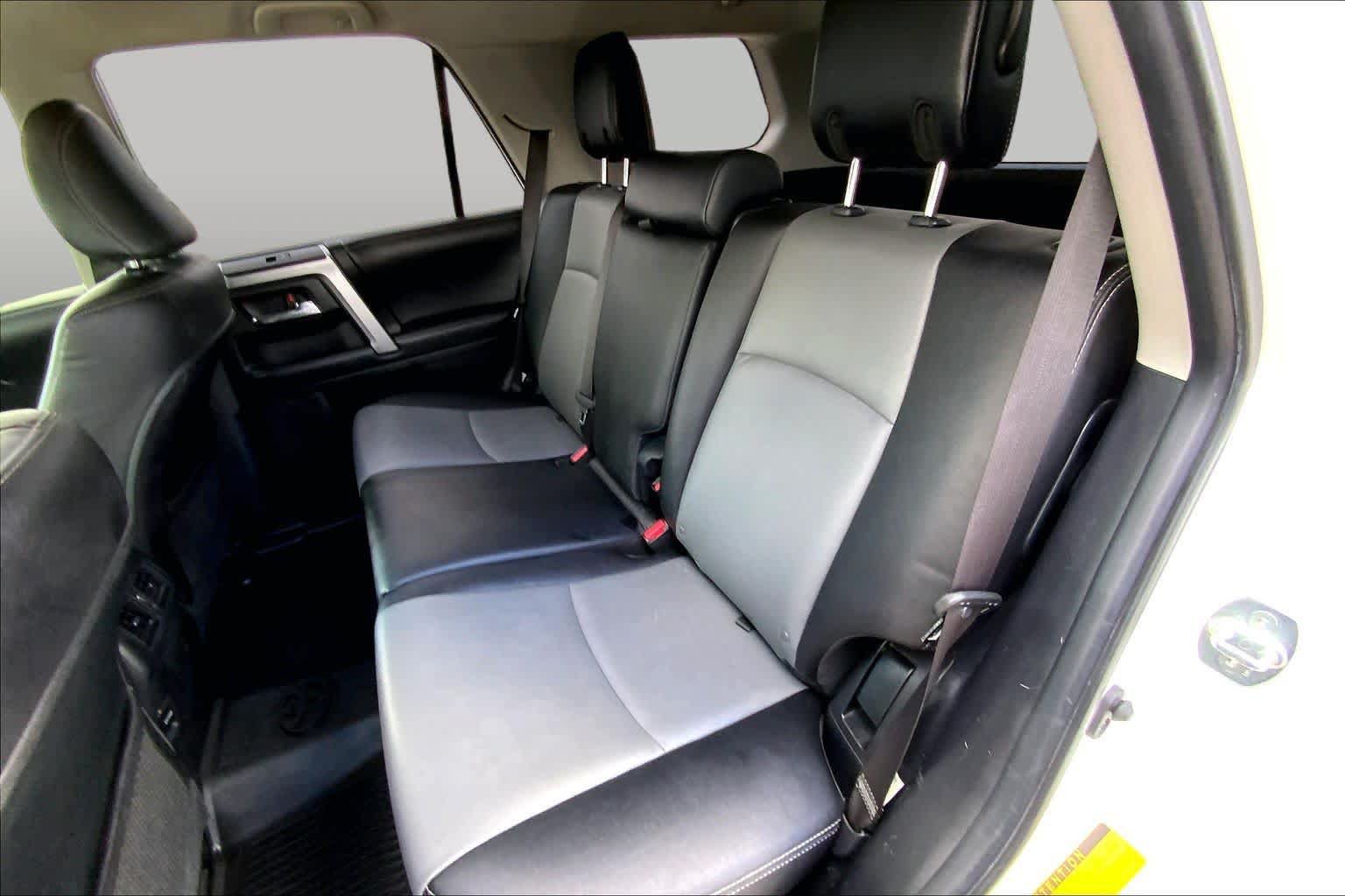 Used 2018 Toyota 4Runner SR5 Premium AWD/4WD image 19