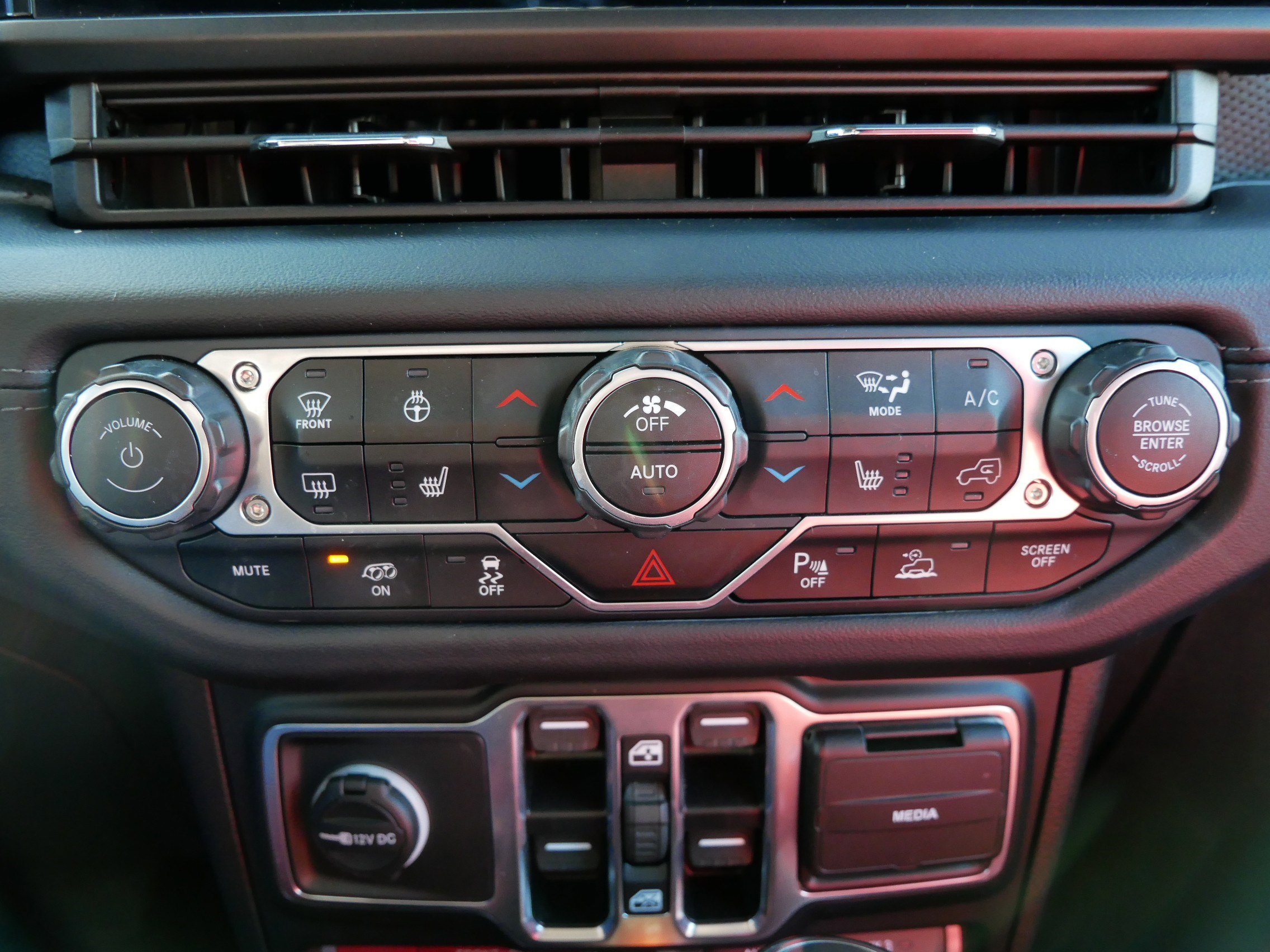 Used 2024 Jeep Wrangler Unlimited Rubicon 392 image 23