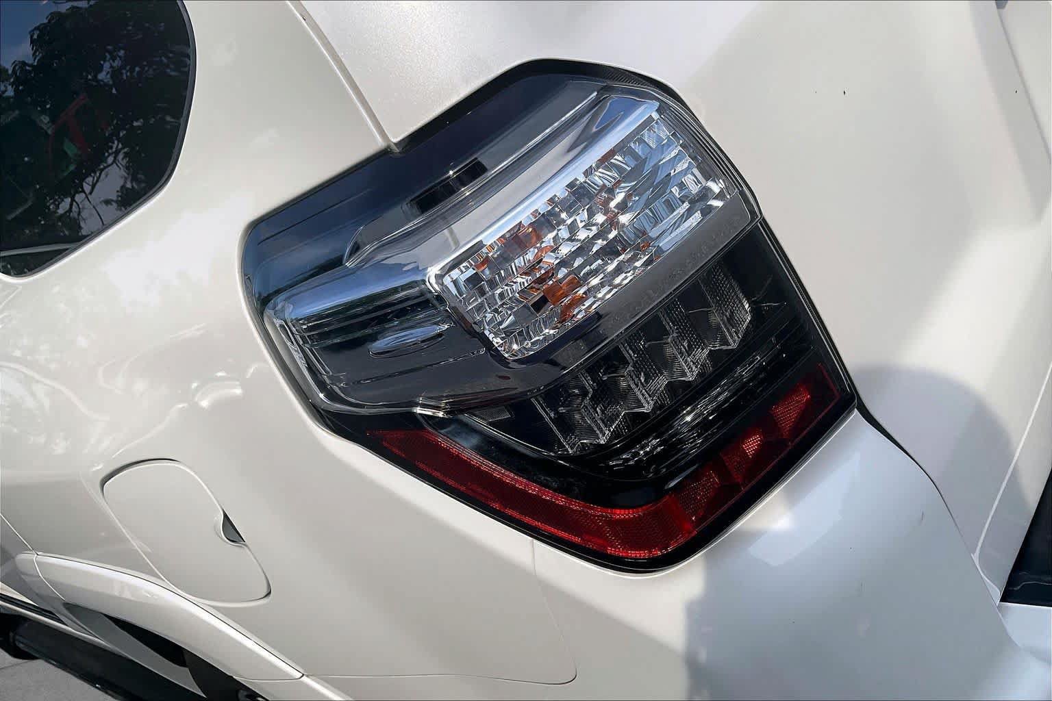 Used 2015 Toyota 4Runner Limited AWD/4WD image 29