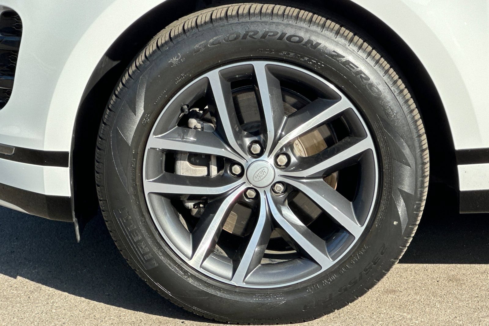 Used 2024 Land Rover Range Rover Evoque Dynamic SE AWD/4WD image 27