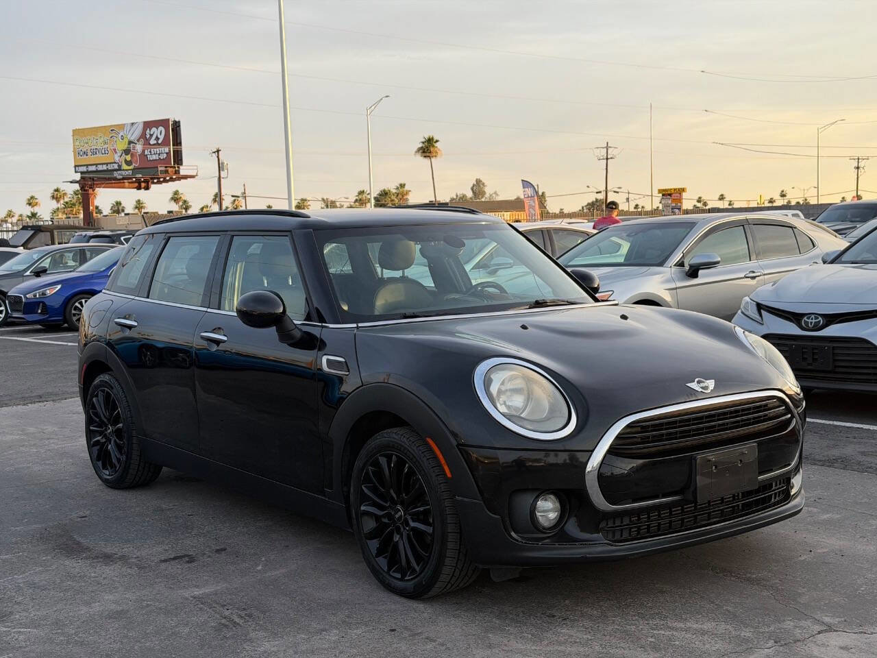 Used 2017 MINI Cooper Clubman FWD image 12