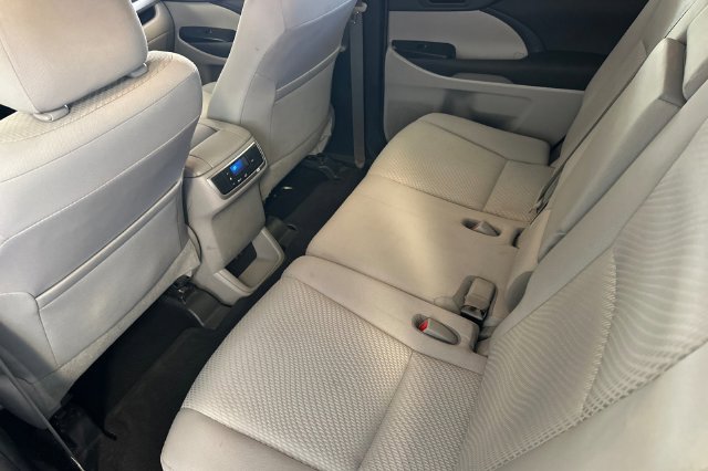 Certified 2019 Toyota Highlander LE FWD image 16