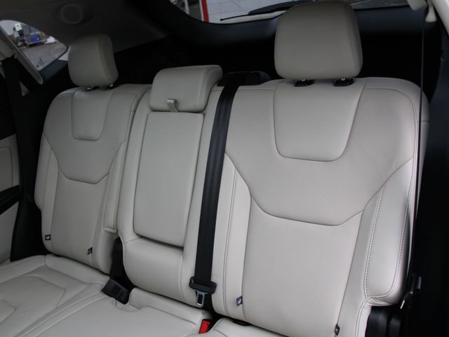 Used 2019 Ford Edge Titanium w/ Equipment Group 301A FWD image 29