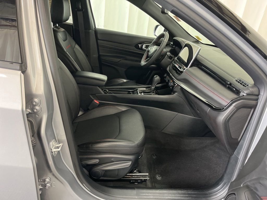 Used 2023 Jeep Compass Trailhawk w/ Trailhawk Convenience Group image 19