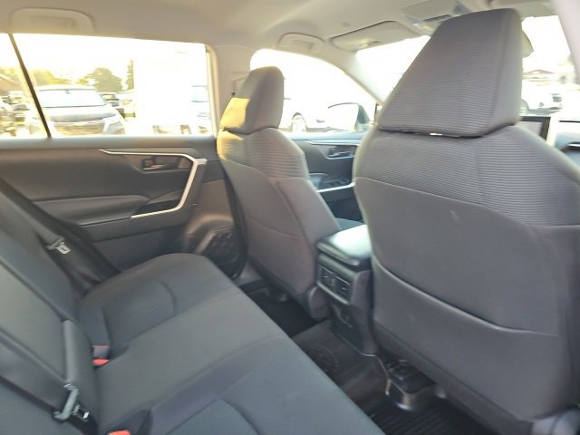 Used 2023 Toyota RAV4 LE image 15