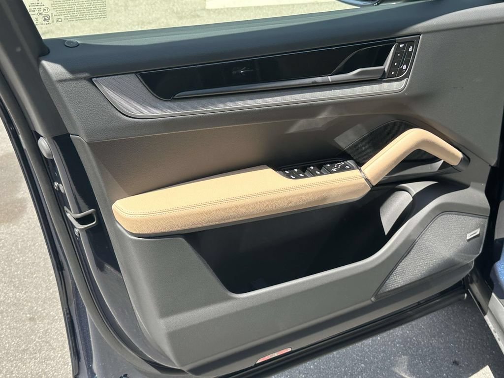 New 2026 Porsche Cayenne AWD/4WD image 17