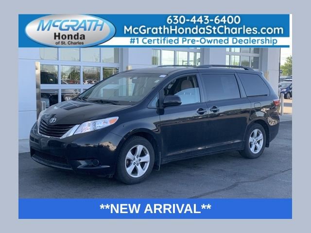 Used 2017 Toyota Sienna LE FWD image 1