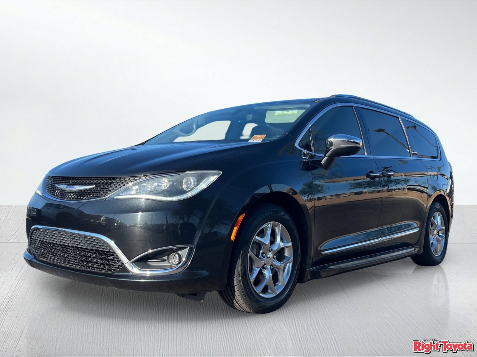 Used 2020 Chrysler Pacifica Limited FWD image 2